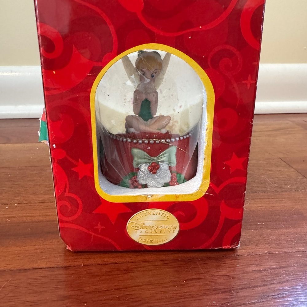 Disney Store Exclusive Tinker Bell Snow Globe with light! NIB!